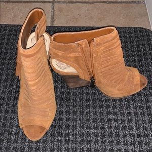 Vince Camuto Peep booties 7.5 light brown